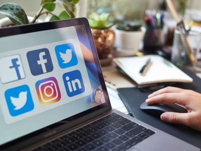 Comment utiliser les réseaux sociaux pour renforcer votre stratégie seo